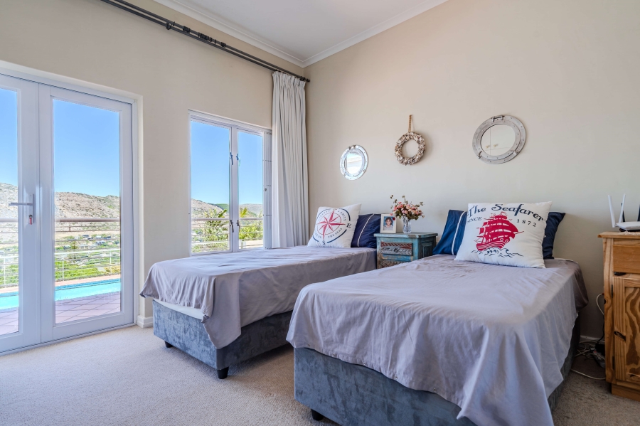 4 Bedroom Property for Sale in Glencairn Heights Western Cape